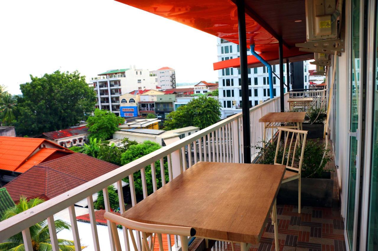 Champion Boutique Hotel Vientiane Exterior photo