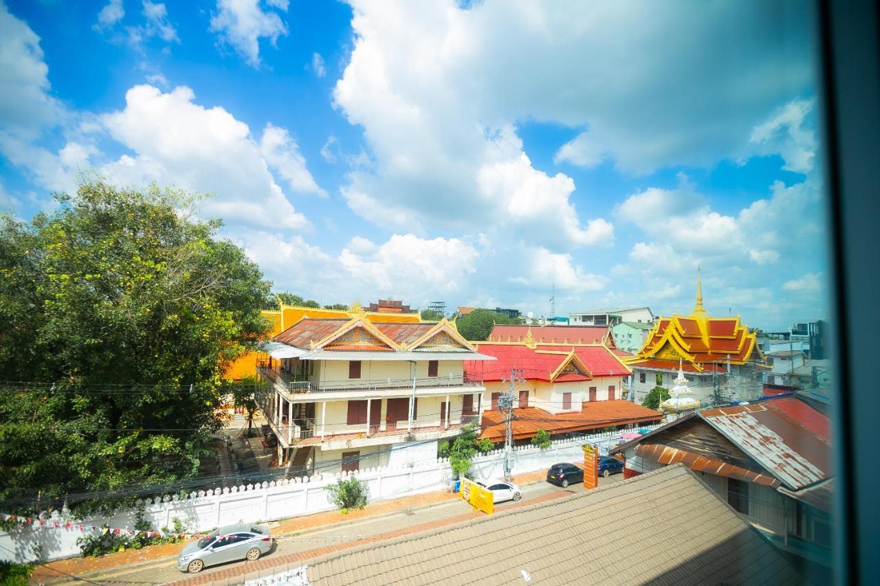 Champion Boutique Hotel Vientiane Exterior photo